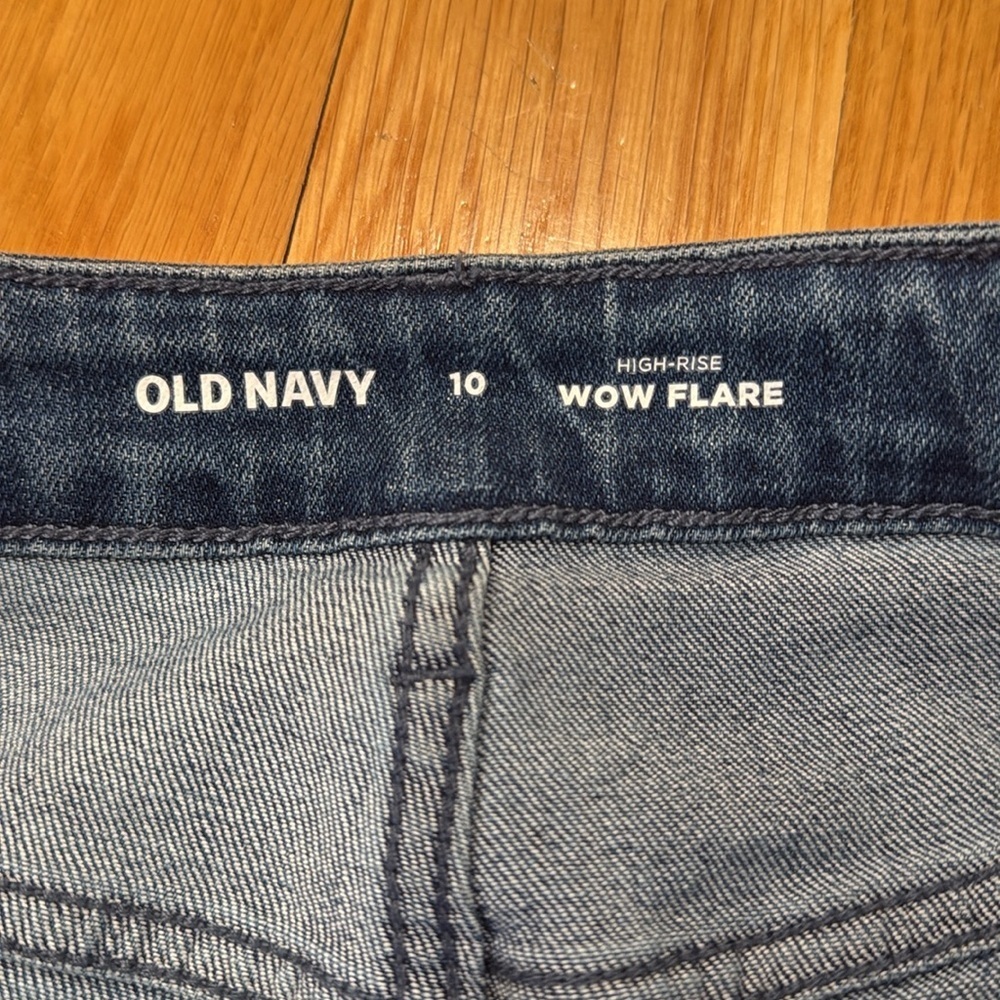 Old Navy women’s  high rise wow flare size 10 . - Picture 2 of 8
